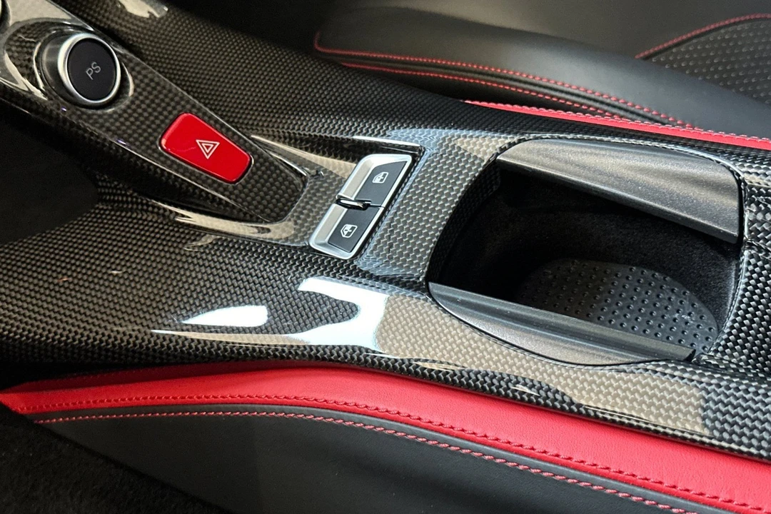 2018 Ferrari 812 Superfast - Image 24 of 31