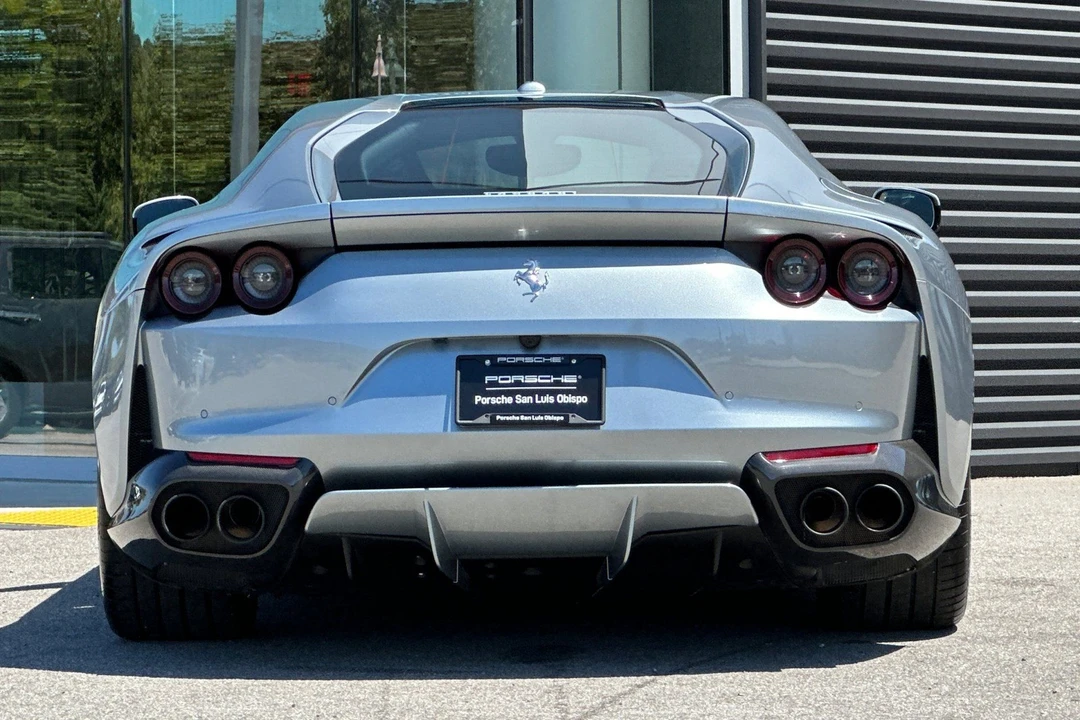 2018 Ferrari 812 Superfast - Image 7 of 31