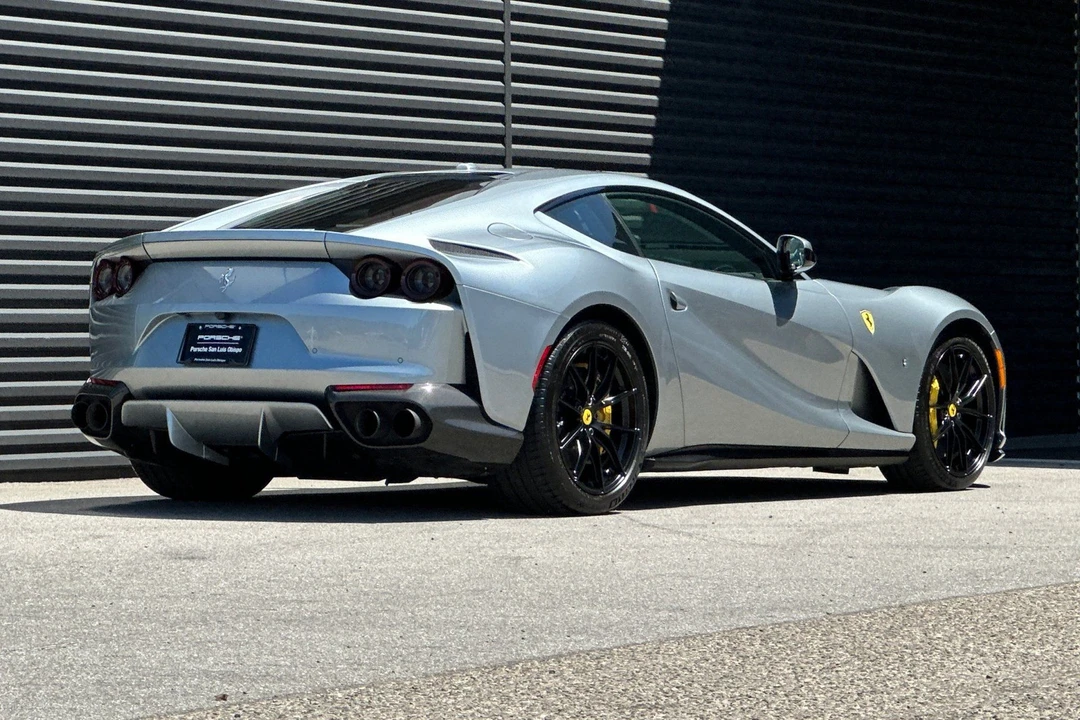 2018 Ferrari 812 Superfast - Image 8 of 31