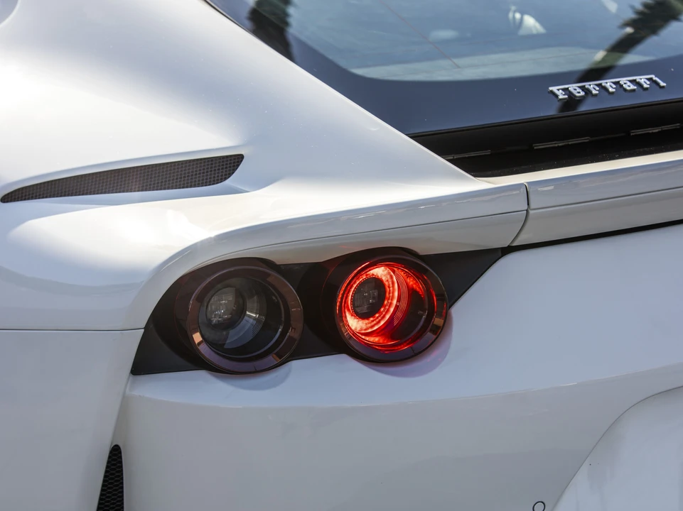 2018 Ferrari 812 Superfast - Image 10 of 20