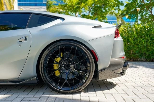 2018 Ferrari 812 Superfast - Image 15 of 31