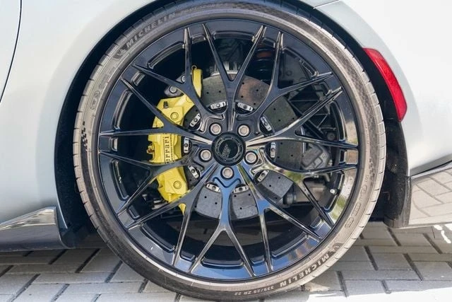 2018 Ferrari 812 Superfast - Image 16 of 31