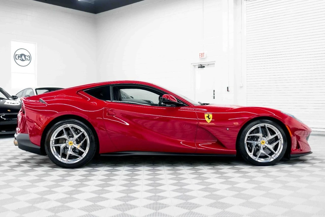 2018 Ferrari 812 Superfast - Image 7 of 31
