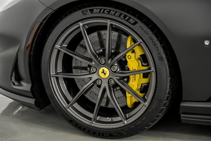 2018 Ferrari 812 Superfast - Image 17 of 31