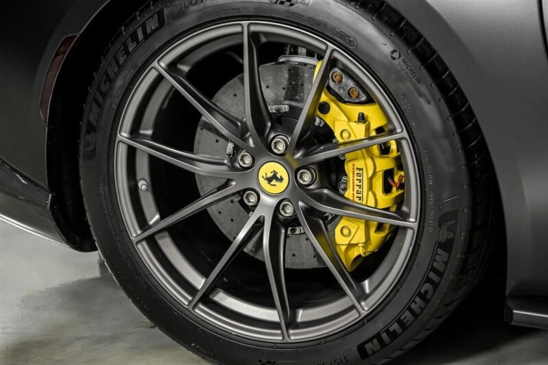 2018 Ferrari 812 Superfast - Image 15 of 31