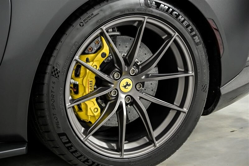 2018 Ferrari 812 Superfast - Image 18 of 31