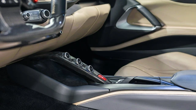 2018 Ferrari 812 Superfast - Image 7 of 15