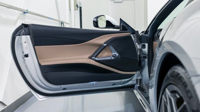 2018 Ferrari 812 Superfast - Image 10 of 15