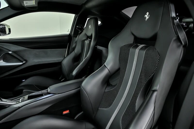 2018 Ferrari 812 Superfast - Image 22 of 31