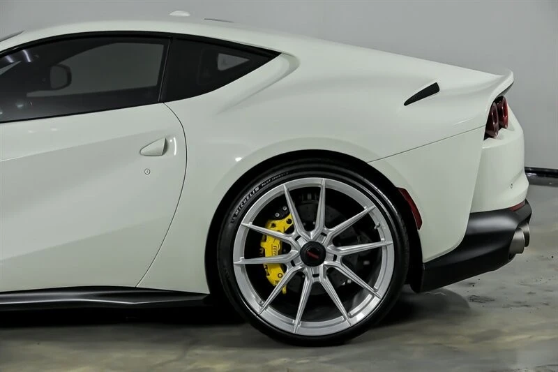 2018 Ferrari 812 Superfast - Image 9 of 31