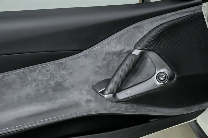 2018 Ferrari 812 Superfast - Image 19 of 31