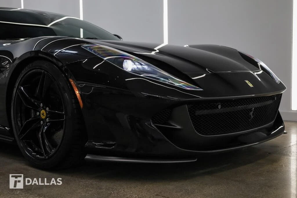 2018 Ferrari 812 Superfast - Image 15 of 31