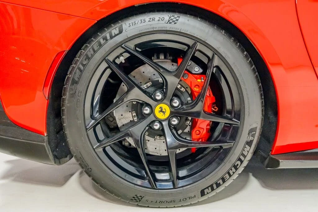 2018 Ferrari 812 Superfast - Image 15 of 31