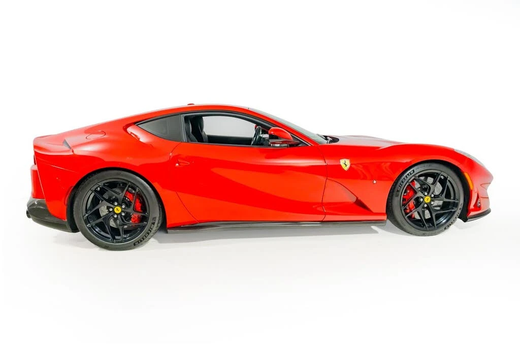 2018 Ferrari 812 Superfast - Image 10 of 31