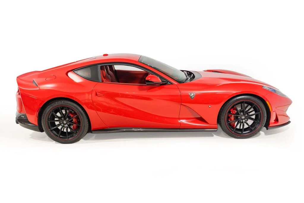 2018 Ferrari 812 Superfast - Image 10 of 31