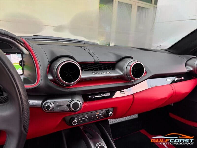 2018 Ferrari 812 Superfast - Image 15 of 31