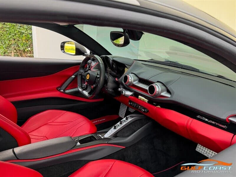 2018 Ferrari 812 Superfast - Image 24 of 31