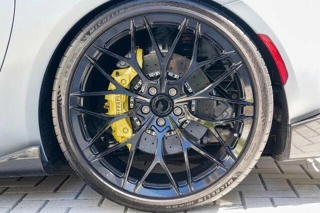 2018 Ferrari 812 Superfast - Image 16 of 31