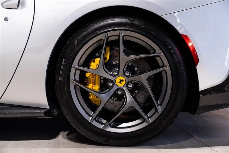 2018 Ferrari 812 Superfast - Image 10 of 31