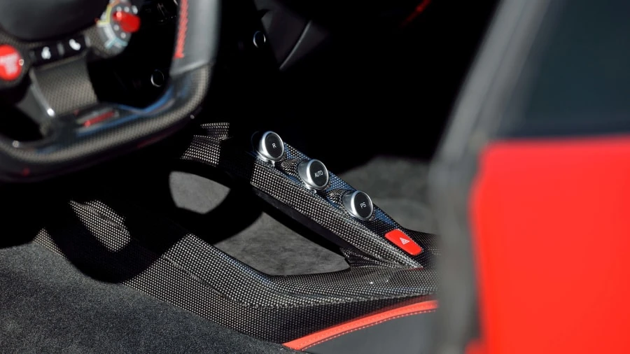 2018 Ferrari 812 Superfast - Image 9 of 31