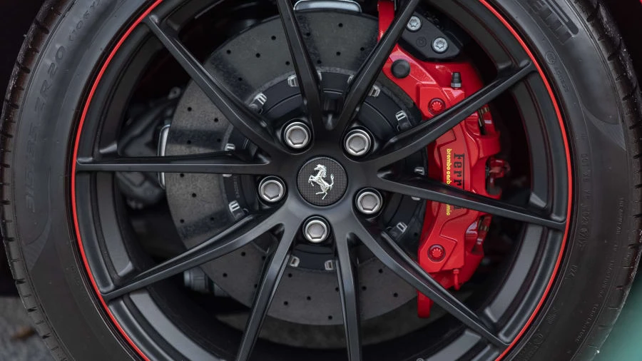 2018 Ferrari 812 Superfast - Image 11 of 31