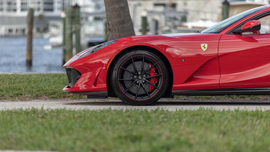 2018 Ferrari 812 Superfast - Image 17 of 31