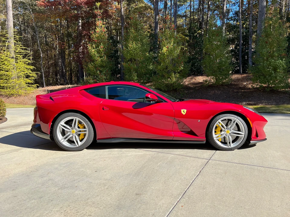 2018 Ferrari 812 Superfast - Image 10 of 31