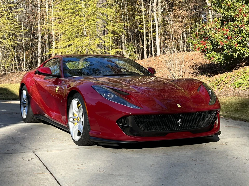 2018 Ferrari 812 Superfast - Image 15 of 31