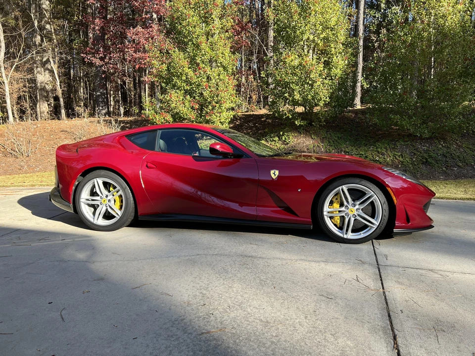 2018 Ferrari 812 Superfast - Image 8 of 31
