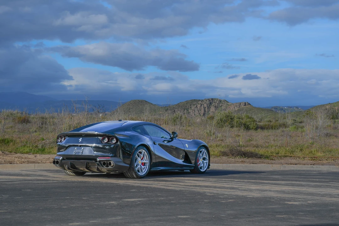 2018 Ferrari 812 Superfast - Image 24 of 31
