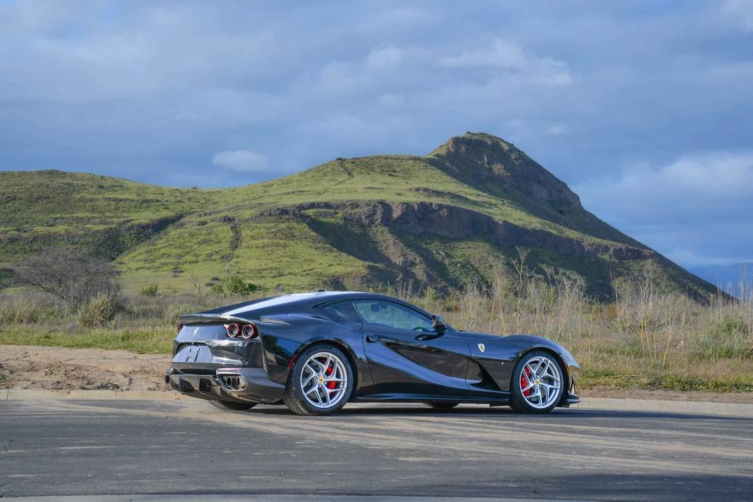 2018 Ferrari 812 Superfast - Image 26 of 31
