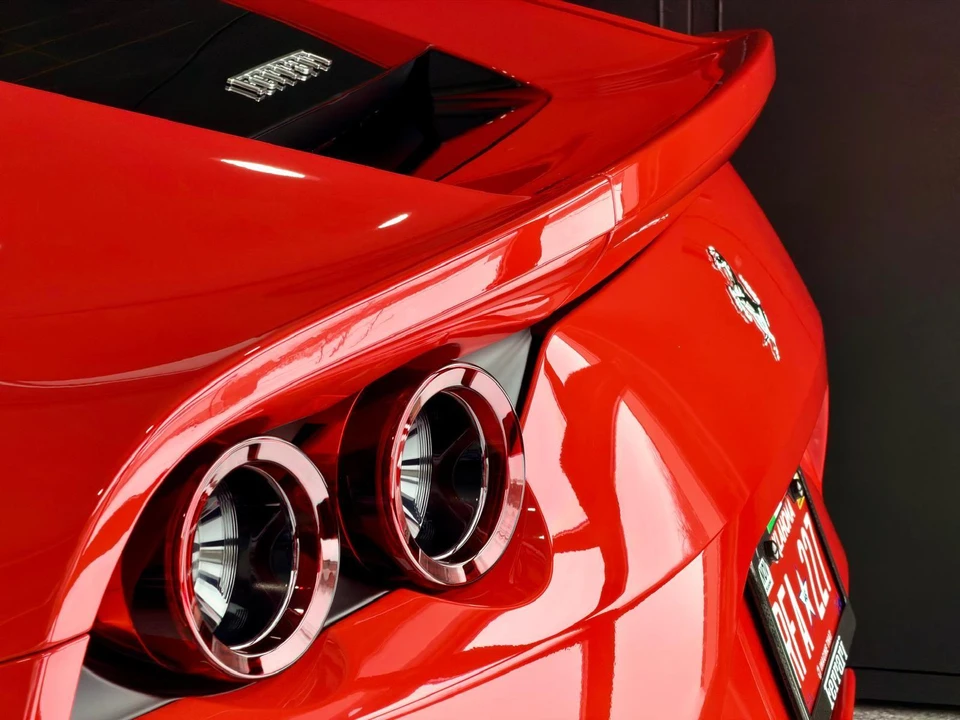 2018 Ferrari 812 Superfast - Image 6 of 17