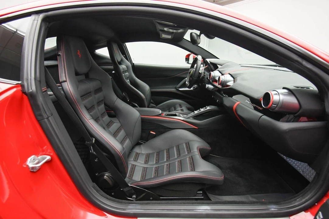 2018 Ferrari 812 Superfast - Image 4 of 17