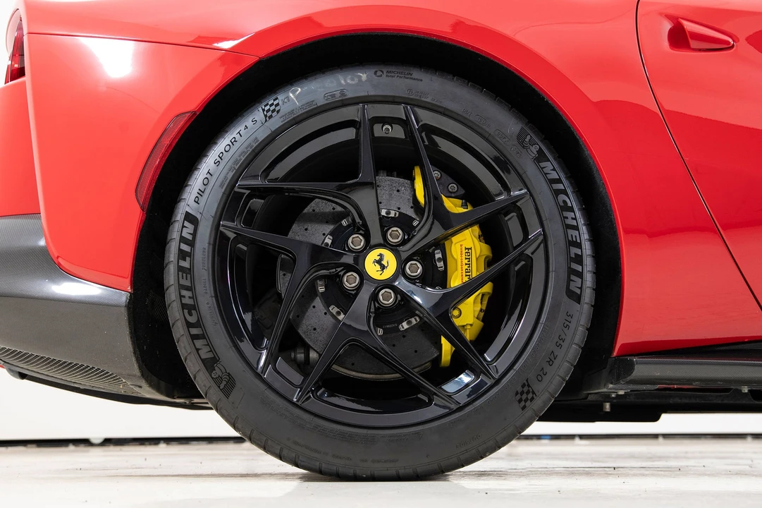 2018 Ferrari 812 Superfast - Image 21 of 31
