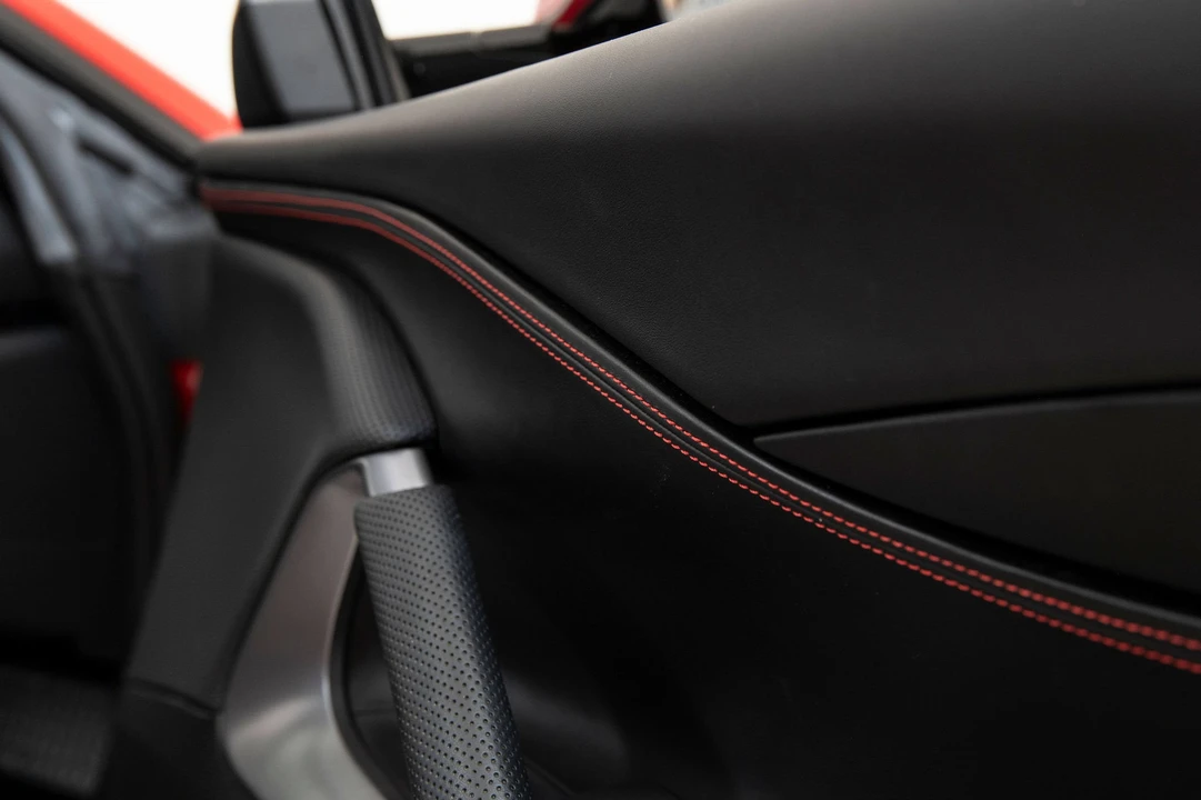 2018 Ferrari 812 Superfast - Image 17 of 31