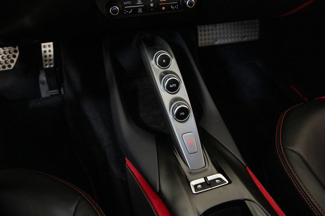 2018 Ferrari 812 Superfast - Image 14 of 31
