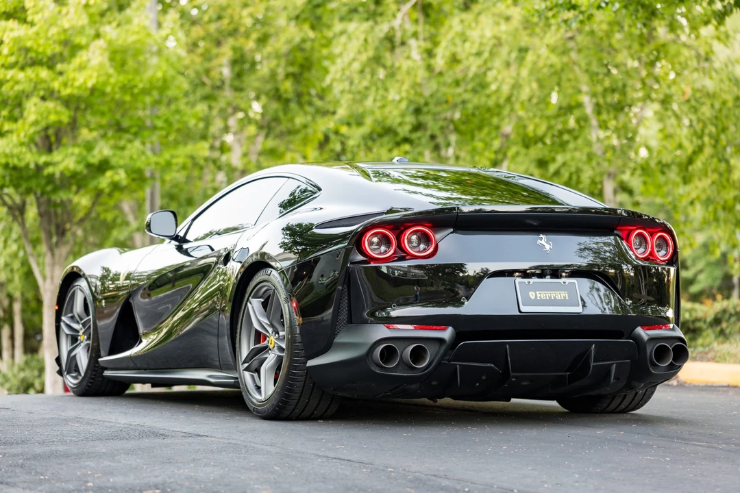 2018 Ferrari 812 Superfast - Image 10 of 31
