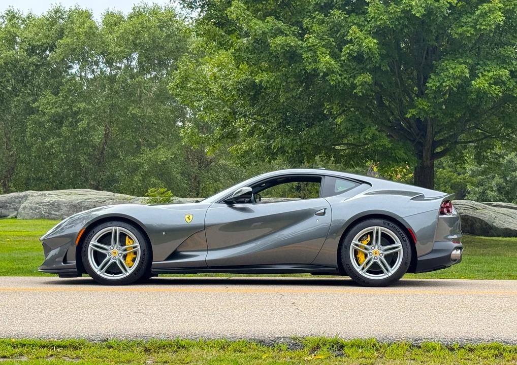 2018 Ferrari 812 Superfast - Image 9 of 31