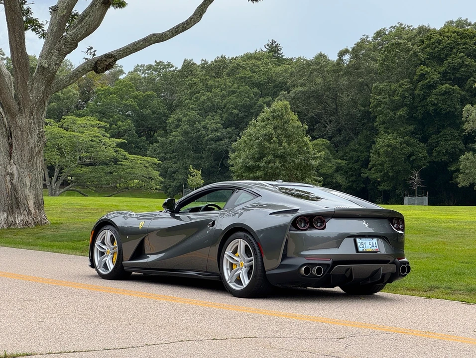 2018 Ferrari 812 Superfast - Image 15 of 31