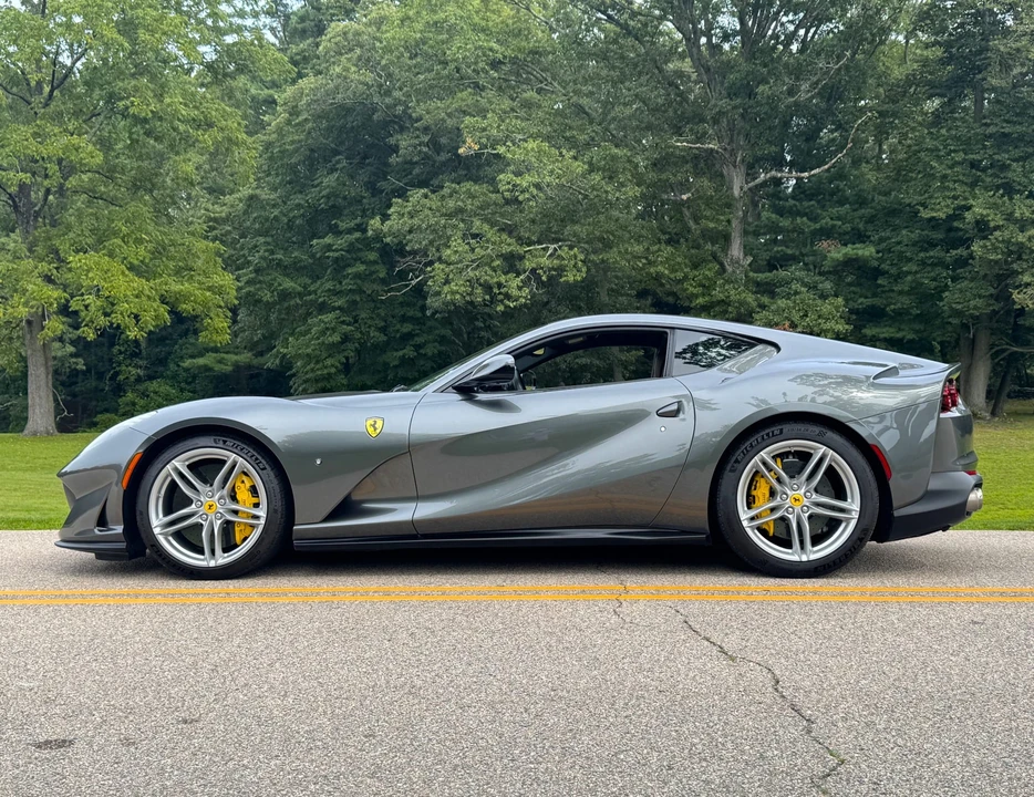 2018 Ferrari 812 Superfast - Image 10 of 31