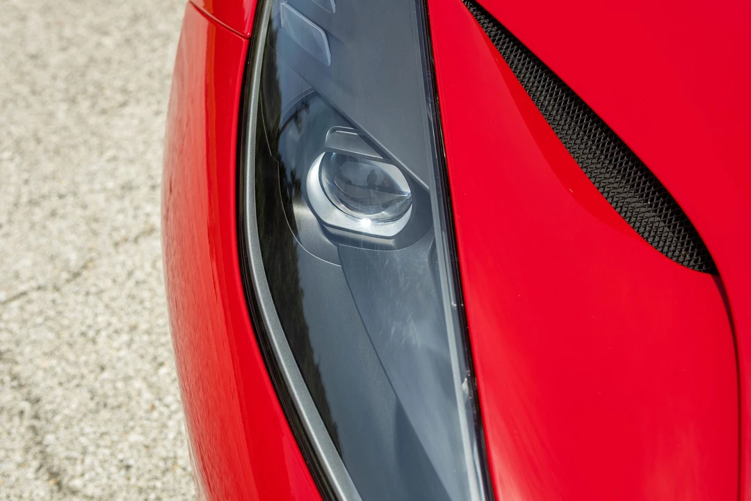 2018 Ferrari 812 Superfast - Image 28 of 31