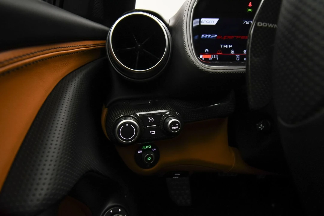 2018 Ferrari 812 Superfast - Image 26 of 31