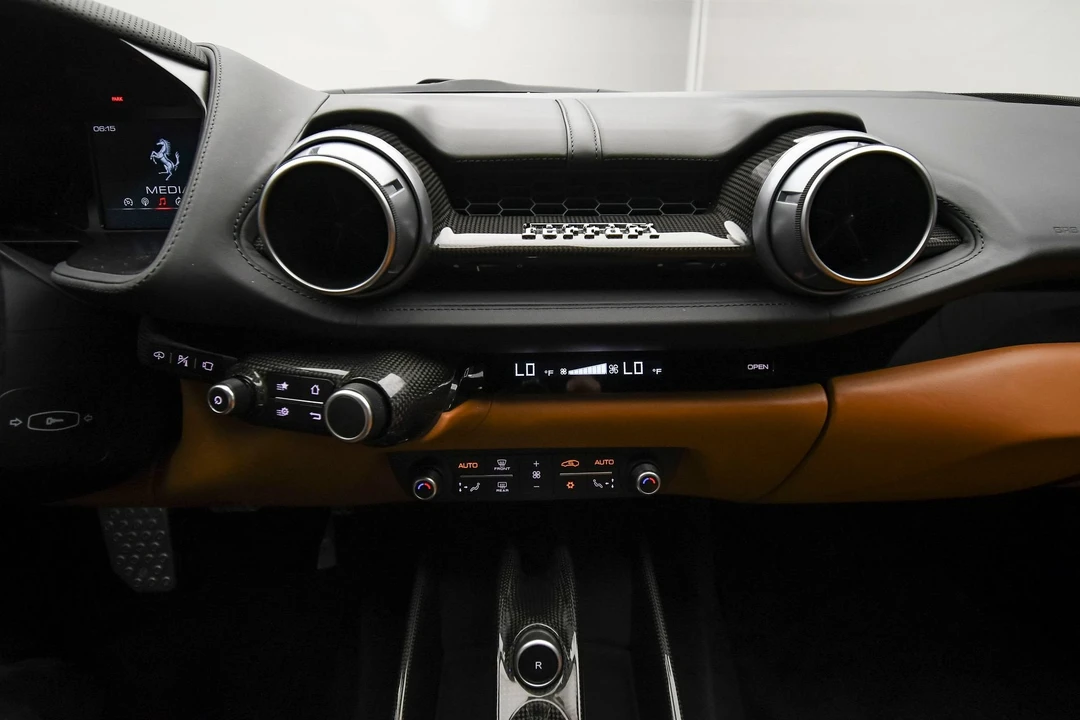 2018 Ferrari 812 Superfast - Image 27 of 31