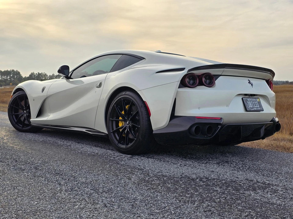 2018 Ferrari 812 Superfast - Image 19 of 31