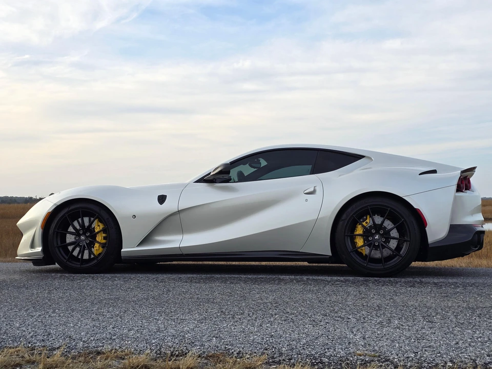 2018 Ferrari 812 Superfast - Image 17 of 31