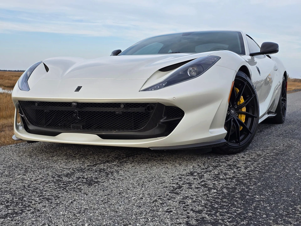 2018 Ferrari 812 Superfast - Image 9 of 31