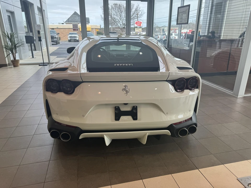 2018 Ferrari 812 Superfast - Image 22 of 31