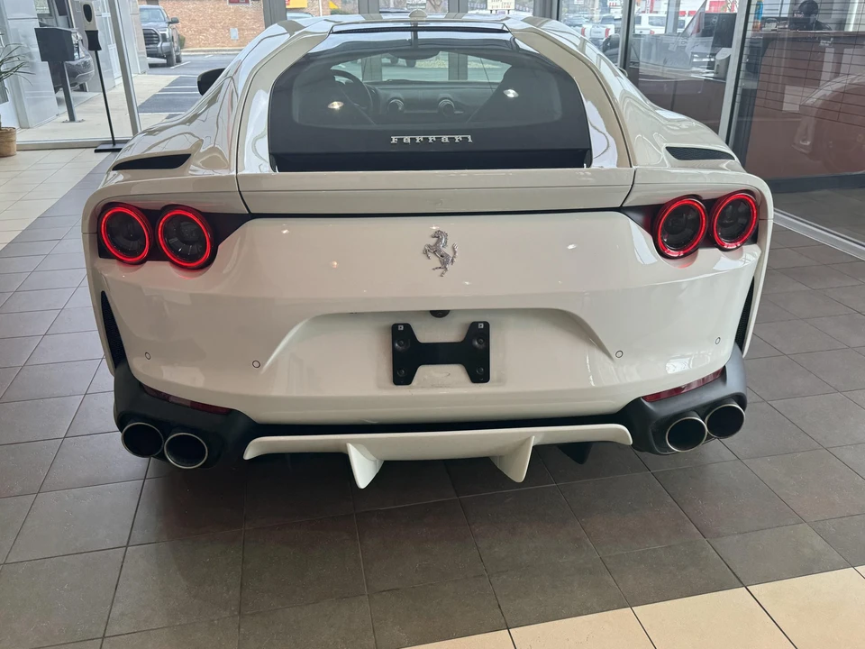 2018 Ferrari 812 Superfast - Image 24 of 31