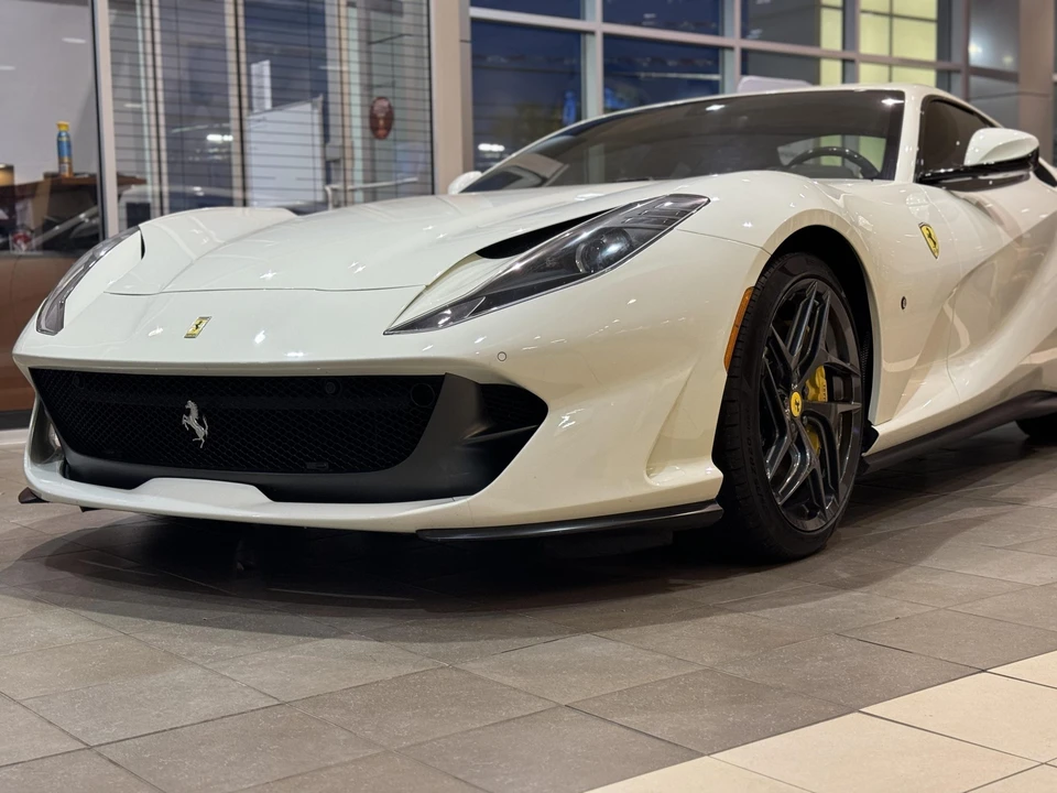 2018 Ferrari 812 Superfast - Image 27 of 31