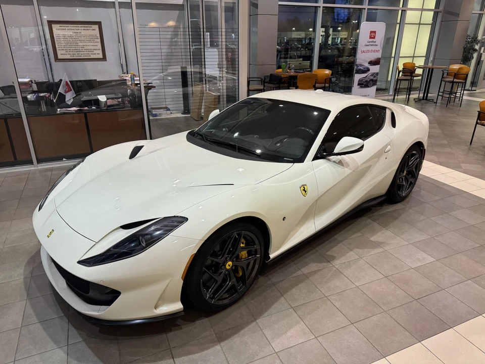 2018 Ferrari 812 Superfast - Image 14 of 31
